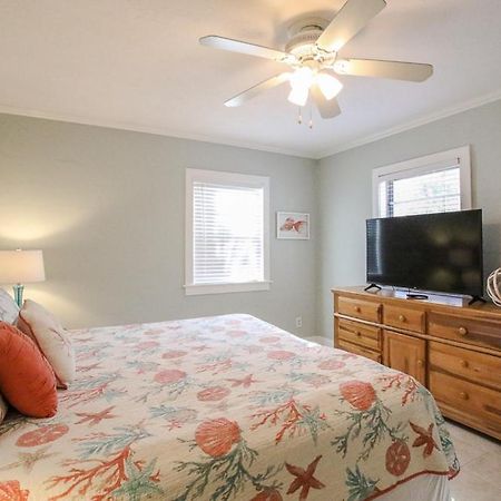 Sandys Dream Walk To North Beach Lower Apartment Tybee Island Eksteriør billede